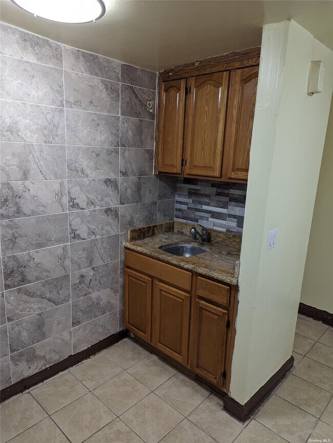 Building Photo - 53 E 58th St