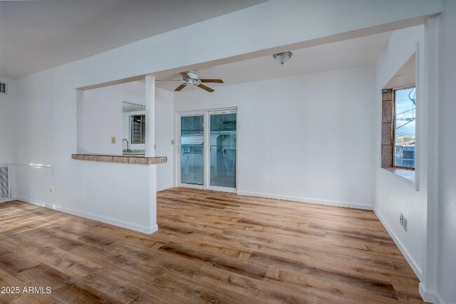 Foto del edificio - 385 S 4th St