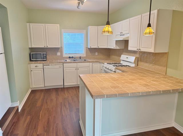 Building Photo - 8823 San Benito Way