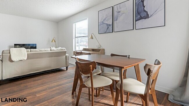 Foto del edificio - 1071 Clayton Ln