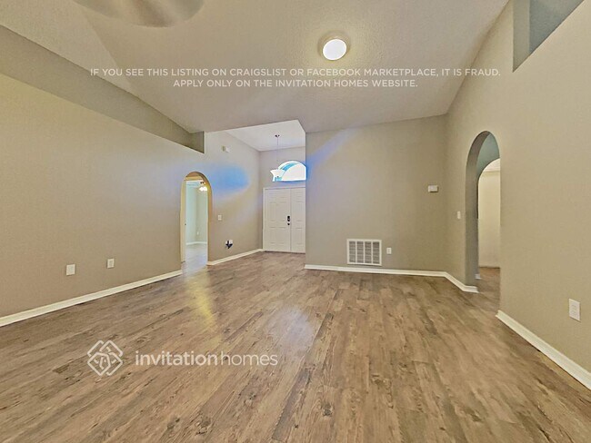 Foto del edificio - 623 Glenfield Ct