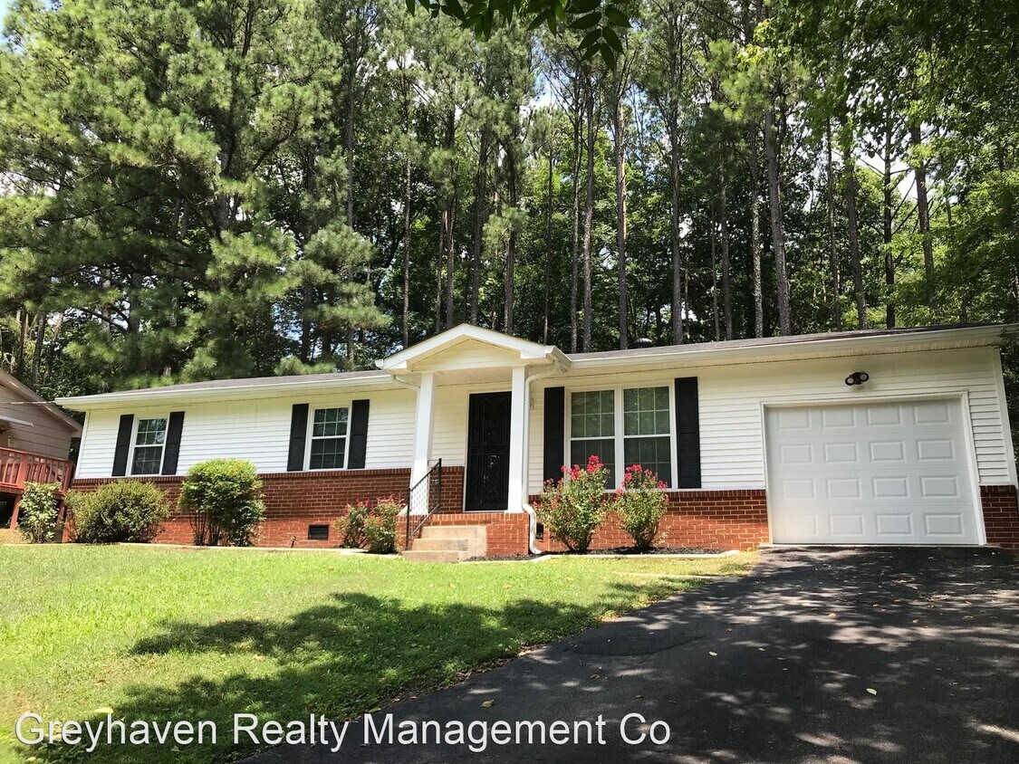 Primary Photo - 4 br, 1.5 bath House - 344 Camp Jordan Road