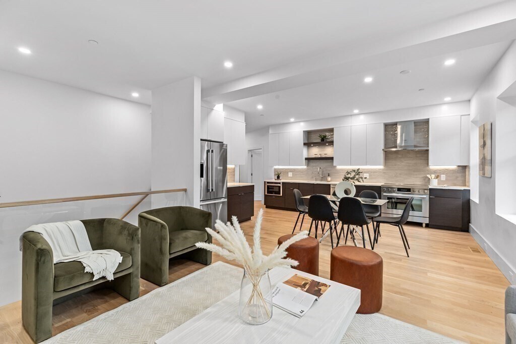 Foto principal - 65 Pleasant St