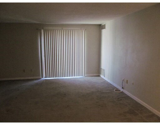 Building Photo - 49 Village Brook Ln