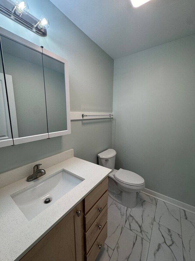 Foto del edificio - Totally remodeled inside and out.  Two bedroom all brick.