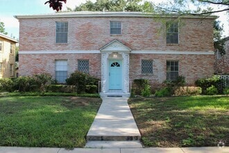 Building Photo - 331 E Rosewood Ave