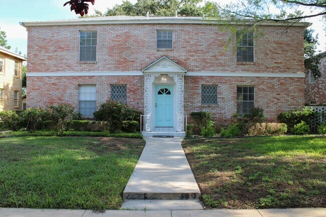 Building Photo - 331-er