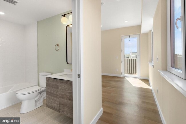 Building Photo - 1701 S 4th St