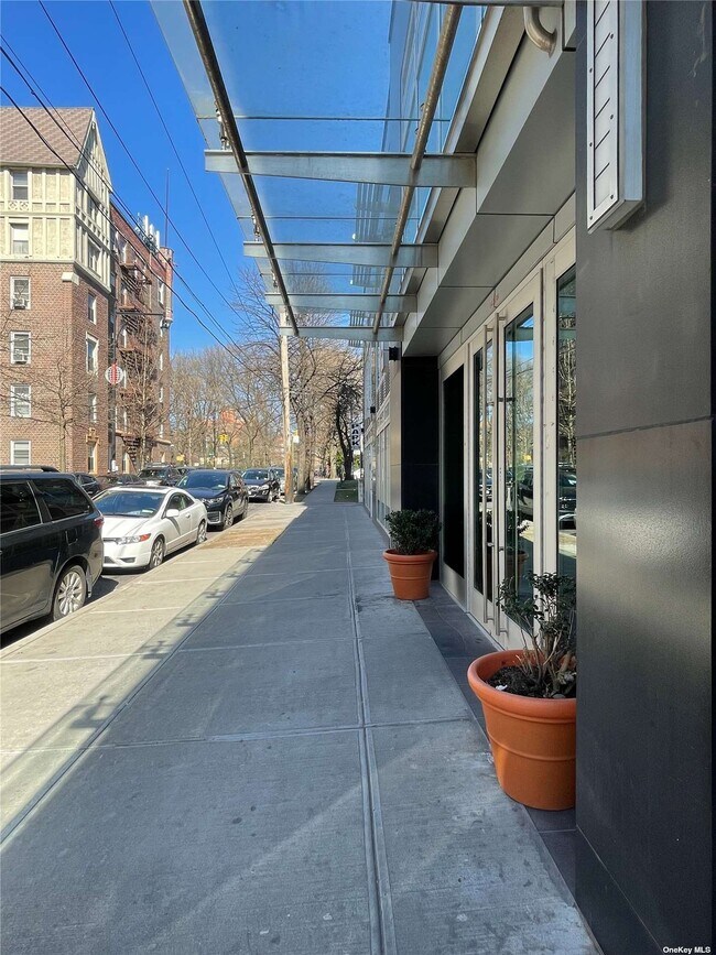 Building Photo - 142-38 37th Ave