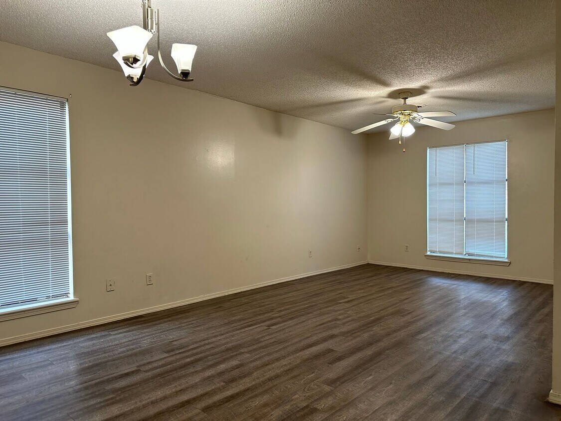 Primary Photo - S.82nd Duplex