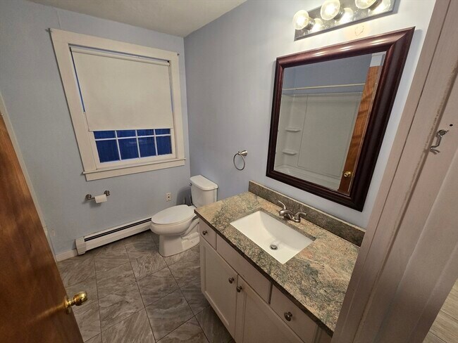 Building Photo - 119 Great Rd