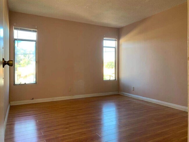 BEDRM2 - 1510 Talmadge St