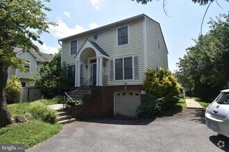Building Photo - 2508 N Glebe Rd