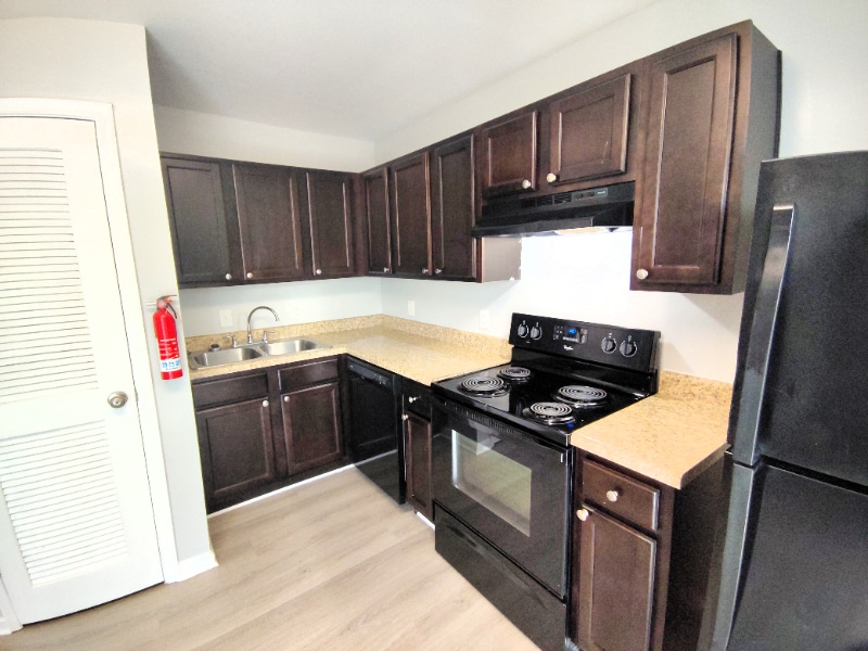 Primary Photo - 70 Duiguid Dr