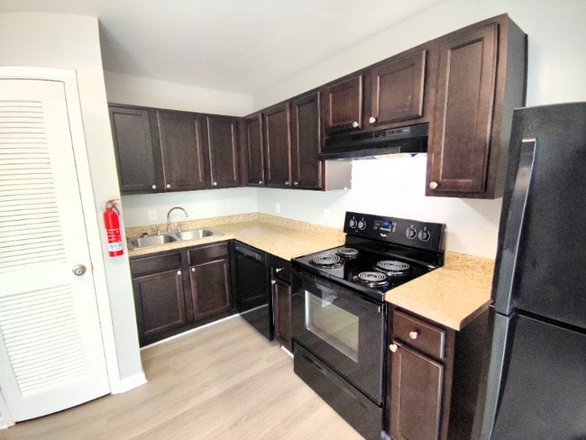 Foto del edificio - 14 Fonda Dr