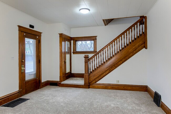 Building Photo - 2917 L St