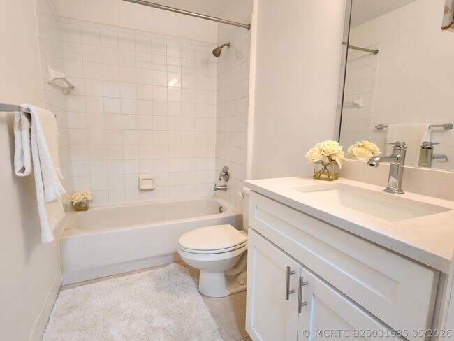 Foto del edificio - 2060 Greenview Shores Blvd