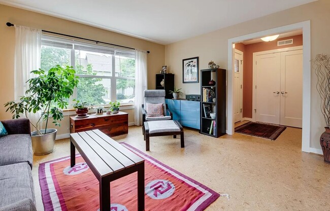 Foto del edificio - 9517 N Adriatic Avenue ~ Excellent Home, G...