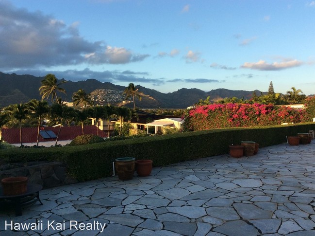 Building Photo - 366 Poipu Dr