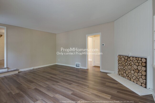 Foto del edificio - Charming Three Bedroom Duplex In First Add...