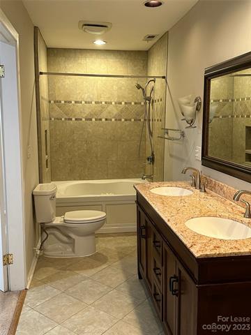 Building Photo - 4033 Woodfox Dr