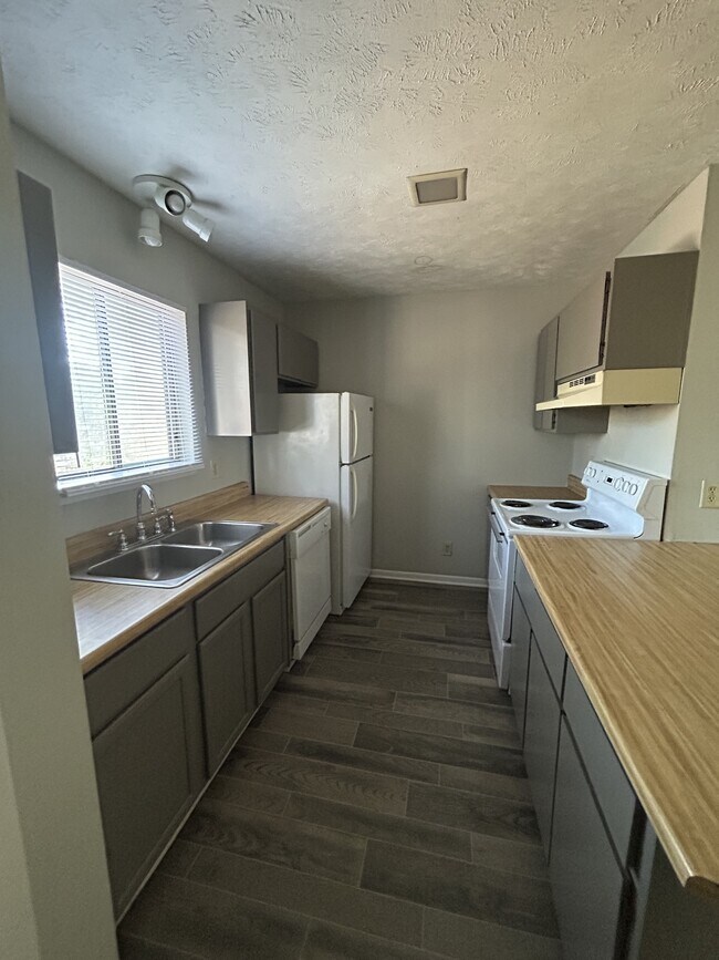 Foto del edificio - 945 Applewood Ln