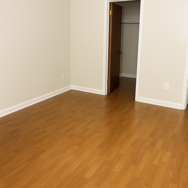 Foto del edificio - 305 E 9th St