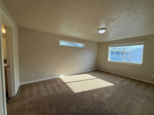 Building Photo - 2466 Mountain Terrace