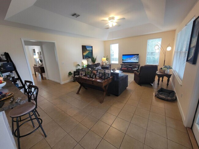 Foto del edificio - 3289 Thoreau Ave