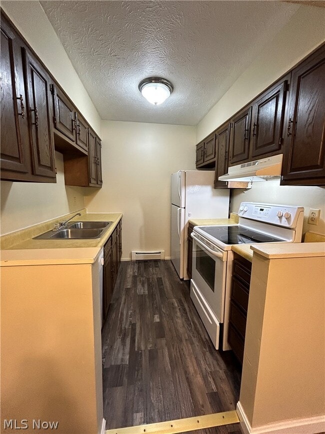 Foto del edificio - 200 Fernwood Rd