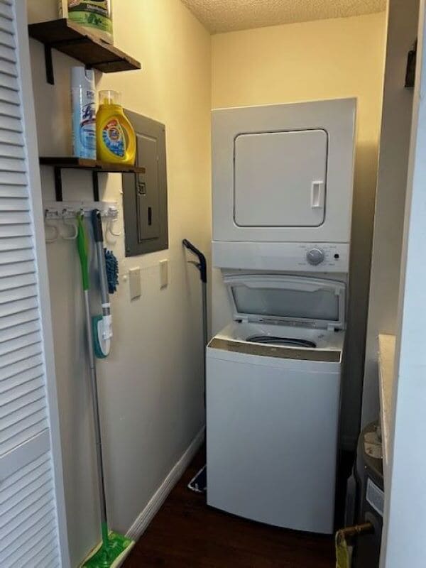 Laundry - 1720 Murrell Rd