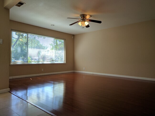 Living room - 85 Welker CT
