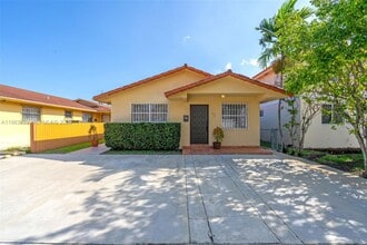 Building Photo - 3572 SW 25th St