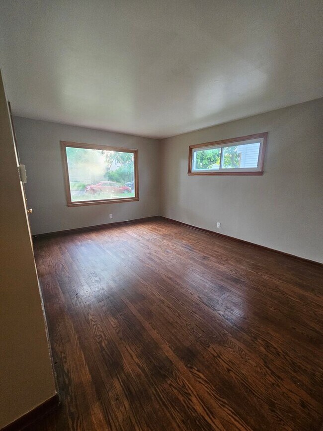 Building Photo - 4344-4346 N 88th St - Duplex