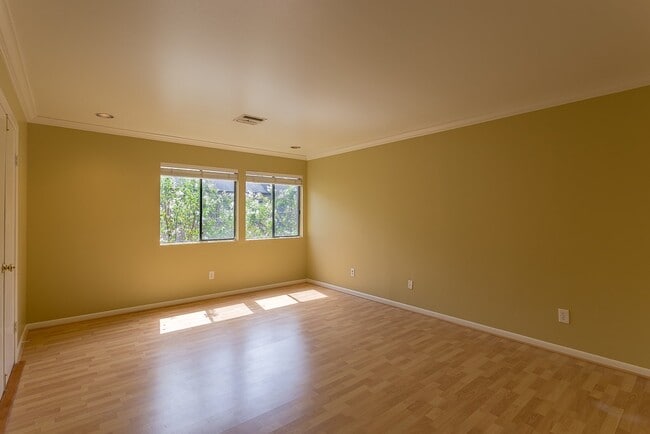 Foto del edificio - 2349 Albans Rd