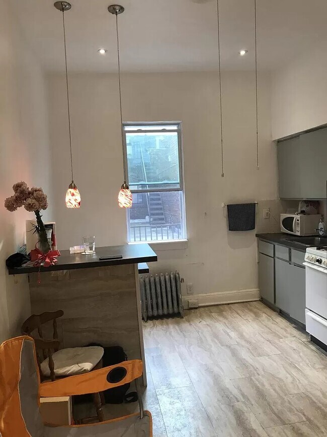 Foto del edificio - 5807 Hobart St