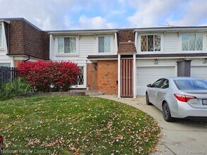 Building Photo - 8676 Community Blvd