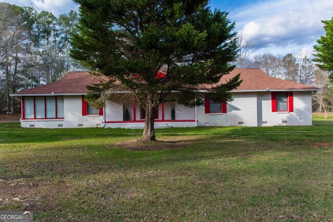 Building Photo - 850 McCullough Rd