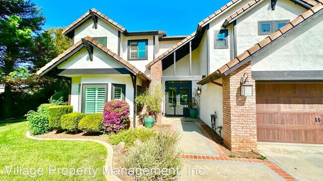 Building Photo - 5 br, 4 bath House - 2328 Via Del Aquacate