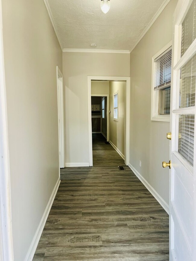 Foto del edificio - Newly remodeled 3 bedroom home in West Lou...