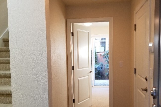 Welcome - 8738 Phinney Ave N