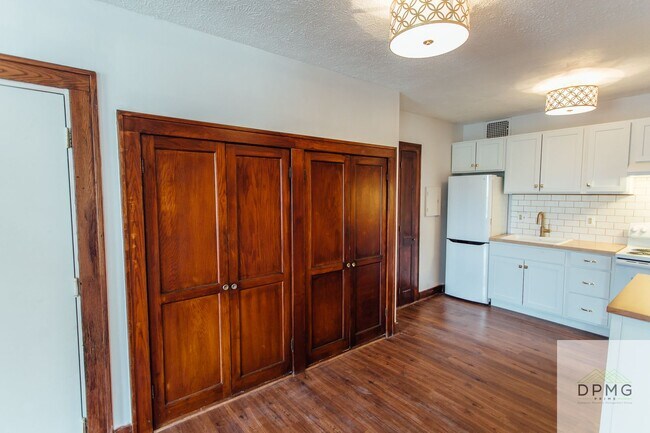 Foto del edificio - 117 S Hosmer St