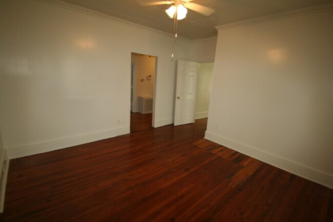 Foto del edificio - Spacious 3 Bed / 2 Bath Trinity Park Home - All Appliances and Large Fenced Yd