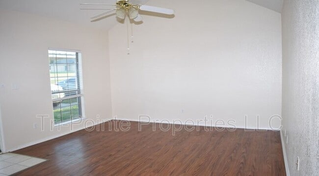 Building Photo - 105 Collett Ct
