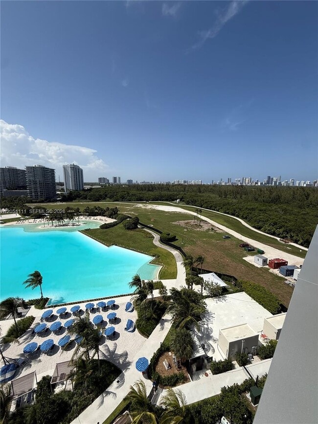 Foto del edificio - 2411 Laguna Cir