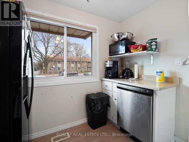 Building Photo - 6767 Thorold Stone Rd