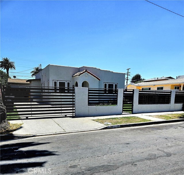 Foto del edificio - 1538 W 102nd St