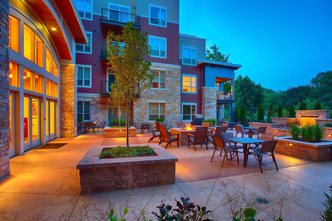 Courtyard - The Lodge At Walnut Grove