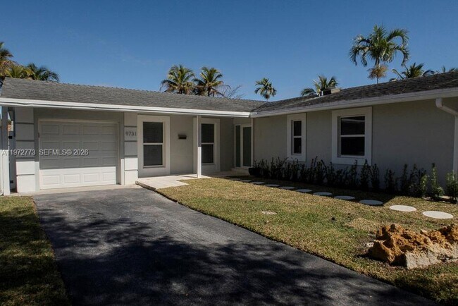 Foto del edificio - 9731 Bel Aire Dr