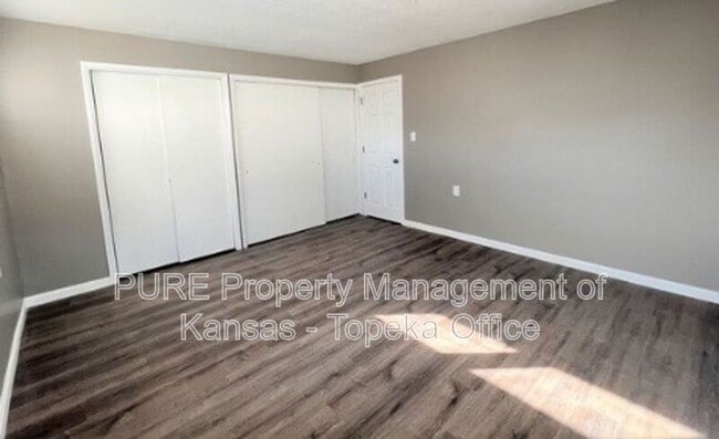 Building Photo - 1816 SW Moundview Dr